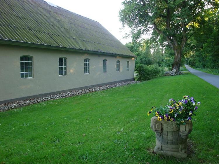 Engelsholm Bed & Breakfast Bredsten  Exterior photo